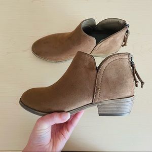Size 6.5 | Women’s Ankle Booties | Distressed Style | Brown Faux Suede